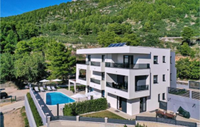 Stunning apartment in Baska Voda with 1 Bedrooms